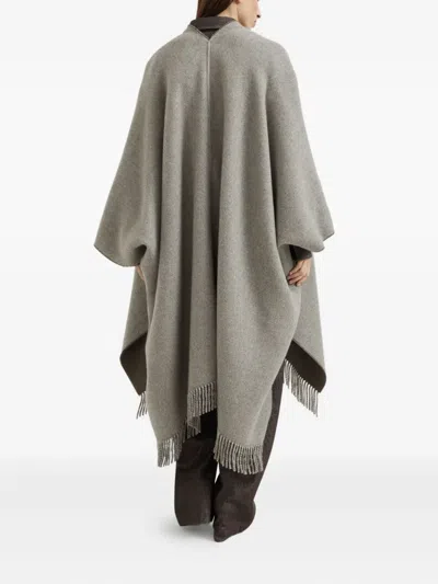 人字斜纹针织图案流苏斗篷