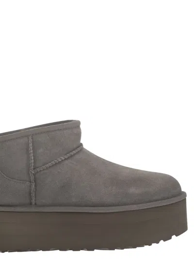 Ugg Ultra Mini Classic Boots With Plateau In Gray