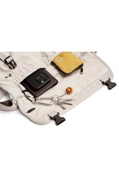 Bellroy Cinch Messenger Bag In Brown