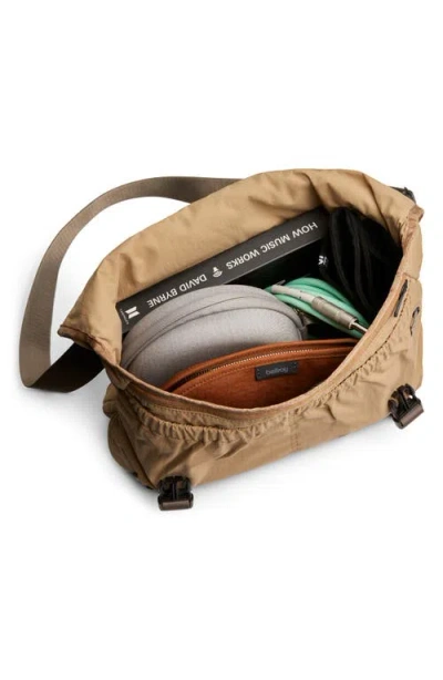 Bellroy Cinch Messenger Bag In Sand