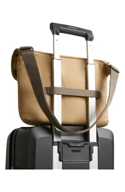 Bellroy Cinch Messenger Bag In Sand