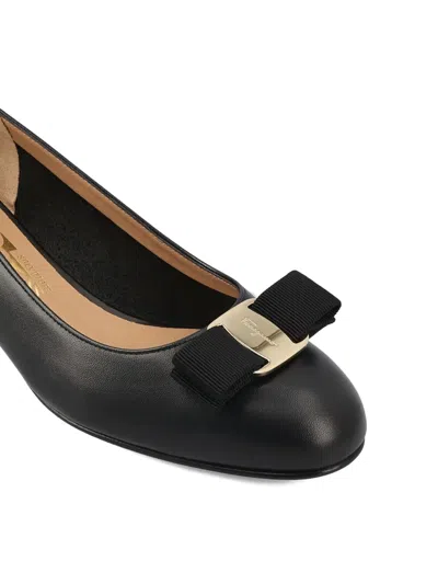 Ferragamo Signature Bow Pumps With Low Block Heel In Black