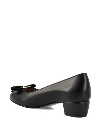 Ferragamo Signature Bow Pumps With Low Block Heel In Black
