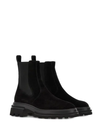 Hogan Solid Color Versatile Chelsea Boots In Black