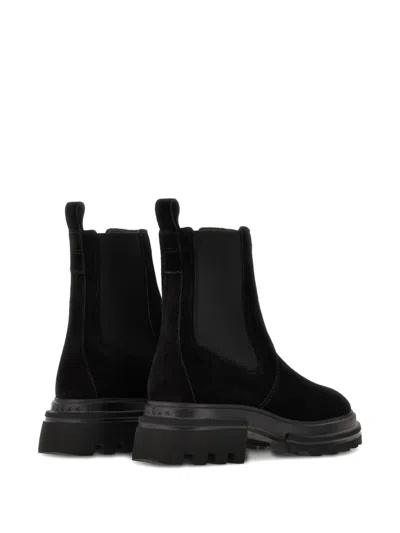 Hogan Solid Color Versatile Chelsea Boots In Black