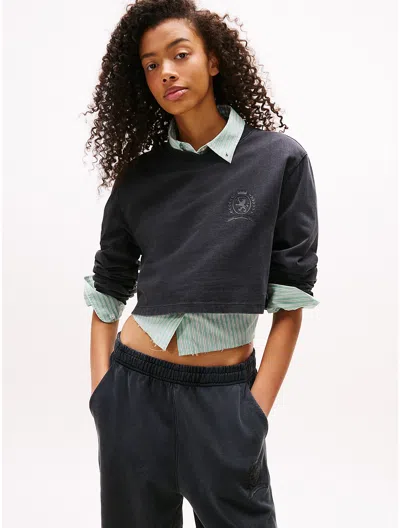 Tommy Hilfiger Tommy Jeans Crest Logo Cropped T In Black