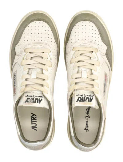 Autry Sneakers In Neutral