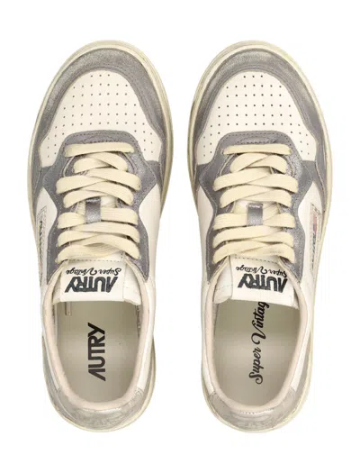 Autry Sneakers In Neutral