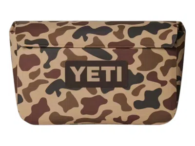 Pre-owned Yeti 3l Waterproof Gear Case In Wetlands Camo
