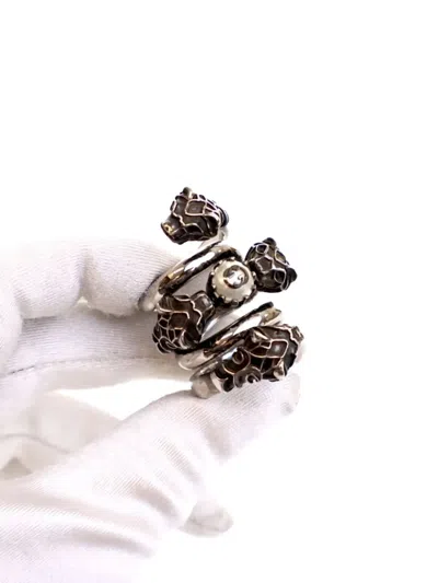 Pre-owned Gucci 2015-2025 Silver Plated Faux Pearl Tiger Heads Double Wrap Ring Costume Ring