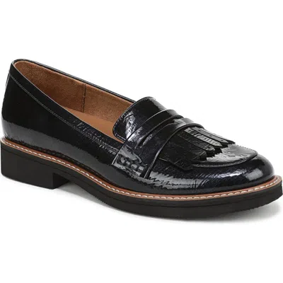 Naturalizer Pacey Kiltie Fringe Loafer In Black