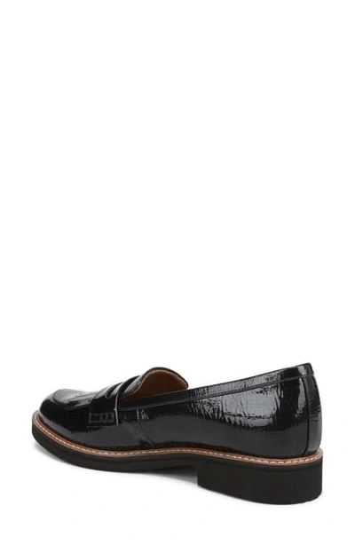 Naturalizer Pacey Kiltie Fringe Loafer In Black
