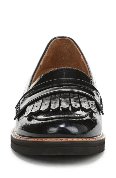 Naturalizer Pacey Kiltie Fringe Loafer In Black
