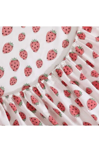Poppy & Fritz Poppy And Fritz Strawberry Picnic 200 Thread Count Cotton Percale Sheet Set In Red