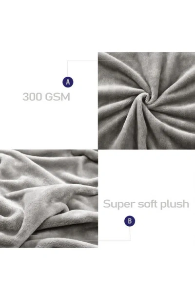 Poppy & Fritz Poppy And Fritz Plush Fleece Throw Blanket In Gray