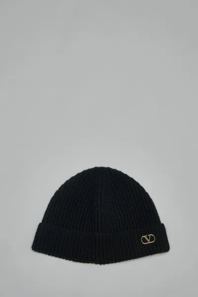 Valentino Garavani Cashmere Ribbed Texture Beanie With Turn-up Brim In Black