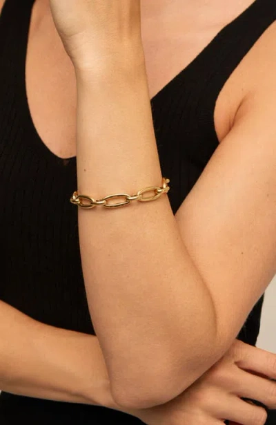 Unode50 Medium Sized Oval Link Carabiner Clasp Bracelet In Gold