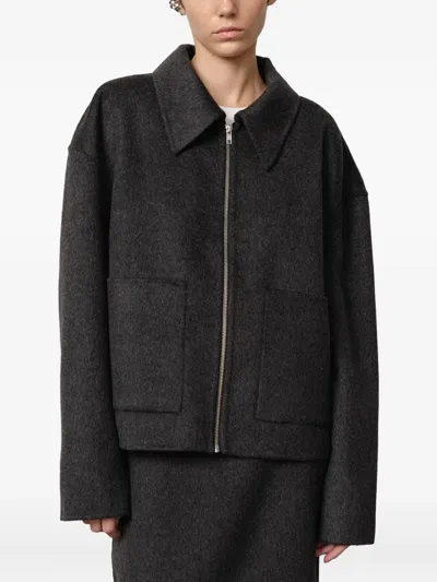 正面拉链贴袋夹克