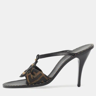Pre-owned Fendi Brown/black Zucca Canvas And Leather Slide Sandals Size 41
