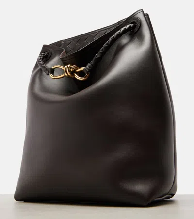 Bottega Veneta Andiamo Small Leather Bucket Bag In Brown