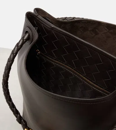 Bottega Veneta Andiamo Small Leather Bucket Bag In Brown