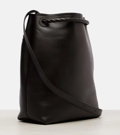 Bottega Veneta Andiamo Small Leather Bucket Bag In Brown