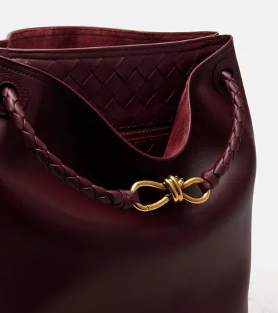 Bottega Veneta Andiamo Small Leather Bucket Bag In Burgundy