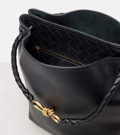 Bottega Veneta Andiamo Small Leather Bucket Bag In Black