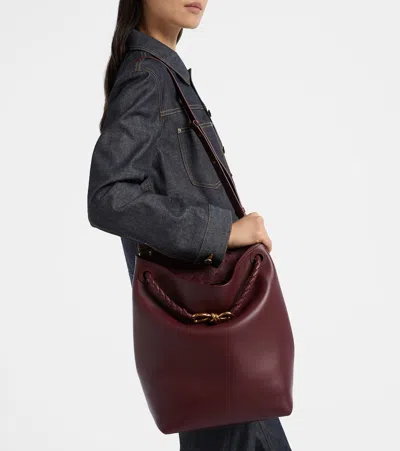 Bottega Veneta Andiamo Small Leather Bucket Bag In Burgundy