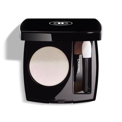 Chanel 220 Blanc Perle Ombre Essentielle Top Coatmulti-use Eye Top Coat 2.2g