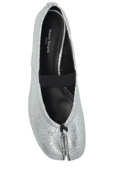 Maison Margiela Tabi Split-toe Metallic Cracked-leather Ballet Flats In Silver