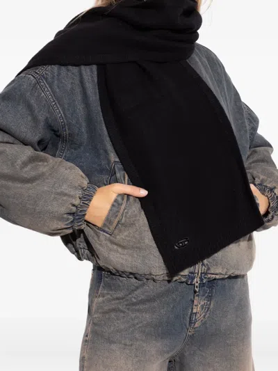 Diesel Logo-plaque Wool Scarf In Black