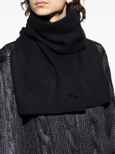 Diesel Logo-plaque Wool Scarf In Black