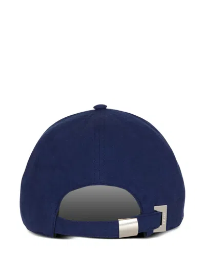 徽章缀饰棒球帽