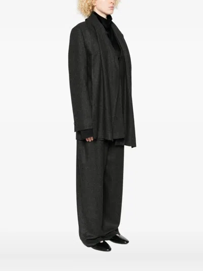 单扣斗篷式西装夹克