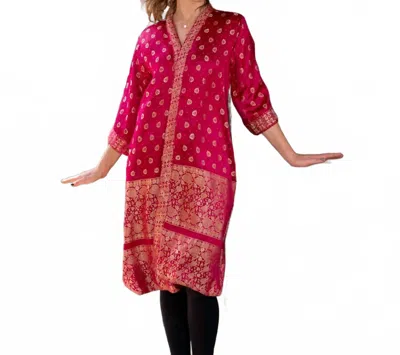 Standawt Reversible Silk Saree One Size Kimono In Red In Red