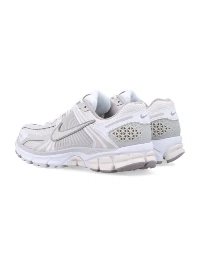 Nike Zoom Vomero 5 Sneakers In White