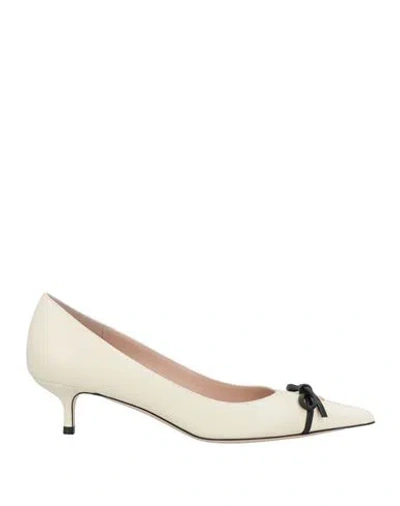 Valentino Garavani Leather Vlogo Pumps Featuring Bow Detail In White