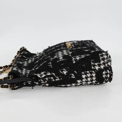Pre-owned Chanel 22 Black Tweed Shoulder Bag ()
