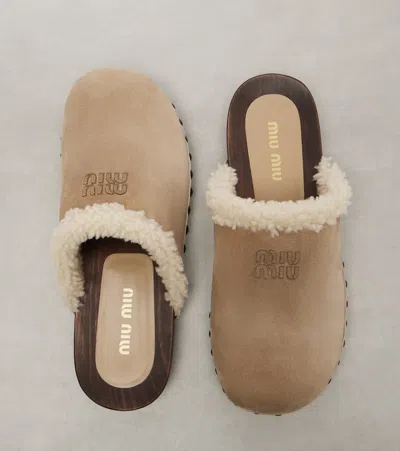 Miu Miu Shearling-trimmed Suede Clogs In Neutral