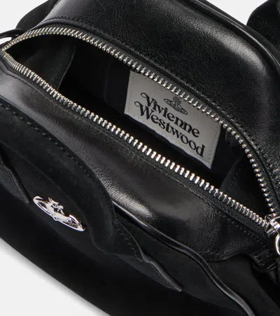 Vivienne Westwood Borsa A Mano Yasmine Media In Pelle Scamosciata Nera Donna In Black