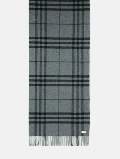 Burberry Grey Cashmere Scarf In Gray