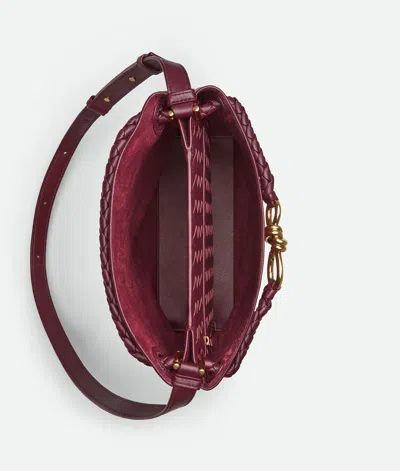 Bottega Veneta Andiamo Medium Leather Bucket Bag In Burgundy