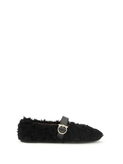 Ferragamo Shearling Ballet Flats In Black