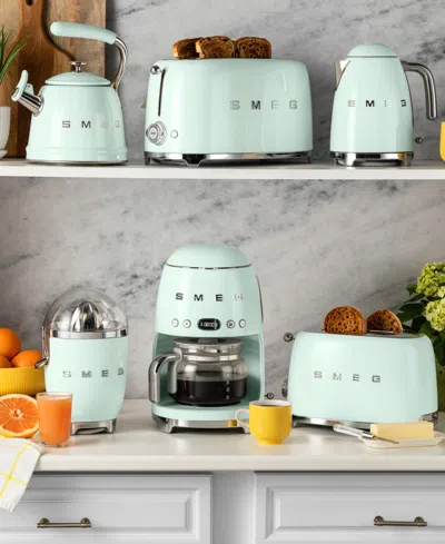 Smeg Retro-style Electric Citrus Juicer In Green
