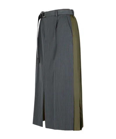Sacai Pleated Skirt With Belt And Stripes In Gray