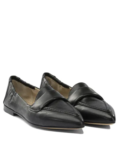 Pomme D'or Grace Pointed Leather Loafers In Black