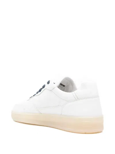 LOGO细节皮质运动鞋