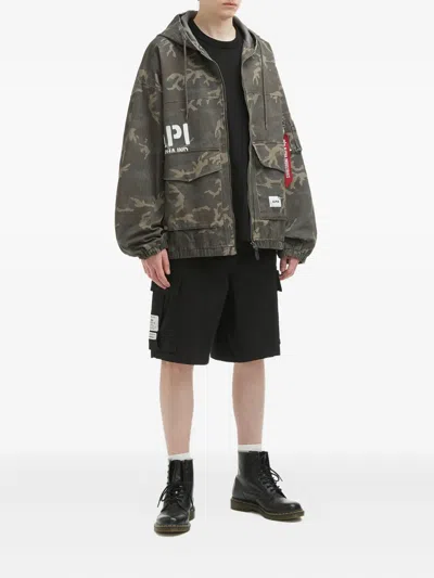 Alpha Industries Cargo-pocket Label-detail Shorts In Black