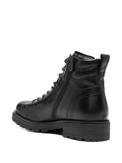 系带皮质沙漠靴